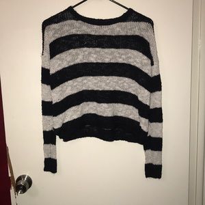 Long sleeve crop top